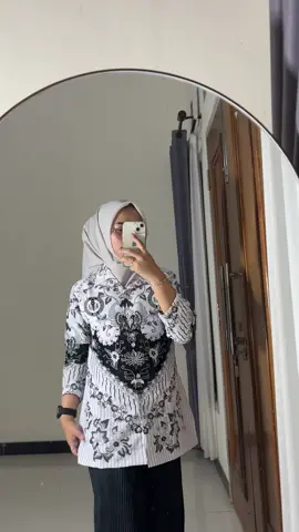 Yang lagi nyari seragam pgri nih 😍 #seragampgri #batikpgri #hutpgri #pgri 