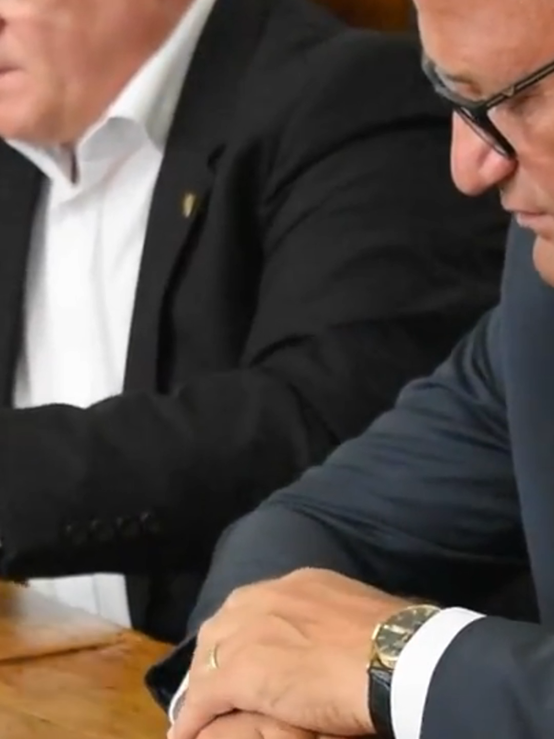 Dorin Birta despre iminentele concedieri din Consiliul Județean: Ce drept am eu să dau afară?  https://www.botosaneanul.ro/dorin-birta-despre-iminentele-concedieri-din-consiliul-judetean-ce-drept-am-eu-sa-dau-afara-video #foryoupagee #foryoupage #fypage #foryour #4upage #foryoupagе #foruyou #foryouu #foryopage #foryou #botosani #4youpage #4you #foru #news #fyp