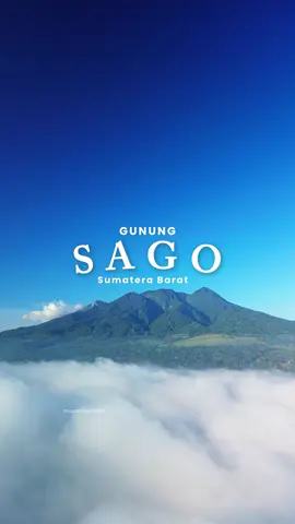 View of Mount Sago😍 Gunung Sago, setinggi 2.261 mdpl di Sumatera Barat, menawarkan petualangan alam yang menakjubkan, panorama memukau, dan jejak sejarah yang sarat makna budaya Minangkabau. Jangan lupa follow @manchanel01 dan @jasadrone_sumbar untuk mengetahui konten terbaru lainya😍 yang mau jasa drone dm yah #gunungsago #exploresumbar  #pendakiangunung  #wisatasumbar #pesonaindonesia #gunung  #minangkabau       