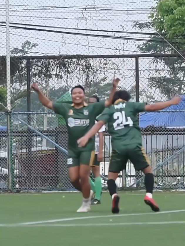 Tiki Taka berujung Malu 🤣 @Opis moment  #football #fungame #sepakbola #funmatch #funfootball #sepakbolatiktok  #funfootballbandung 