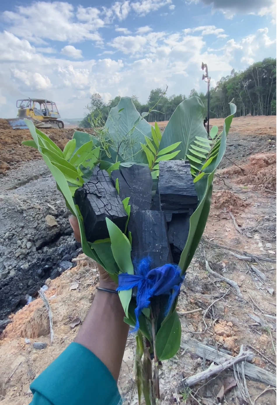 Aku datang melamarmu kan ku bawakan sebongkah batu..😄 #kulitambang #tambangbatubara #fyp #trending #akudatangmelamrmu  #fypage #fypシ゚ #tambangbatubarakalimantan #fyppppppppppppppppppppppp #fypp  