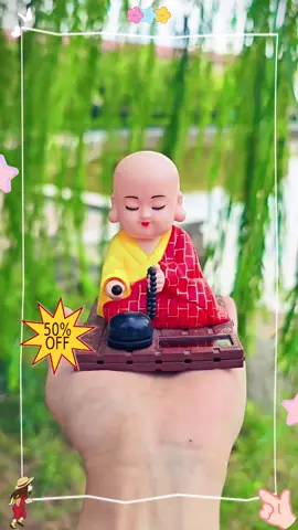 ต้องมีติดรถไว้เลย! พระน้อยเคาะปลาไม้ขอพรให้โชคดี