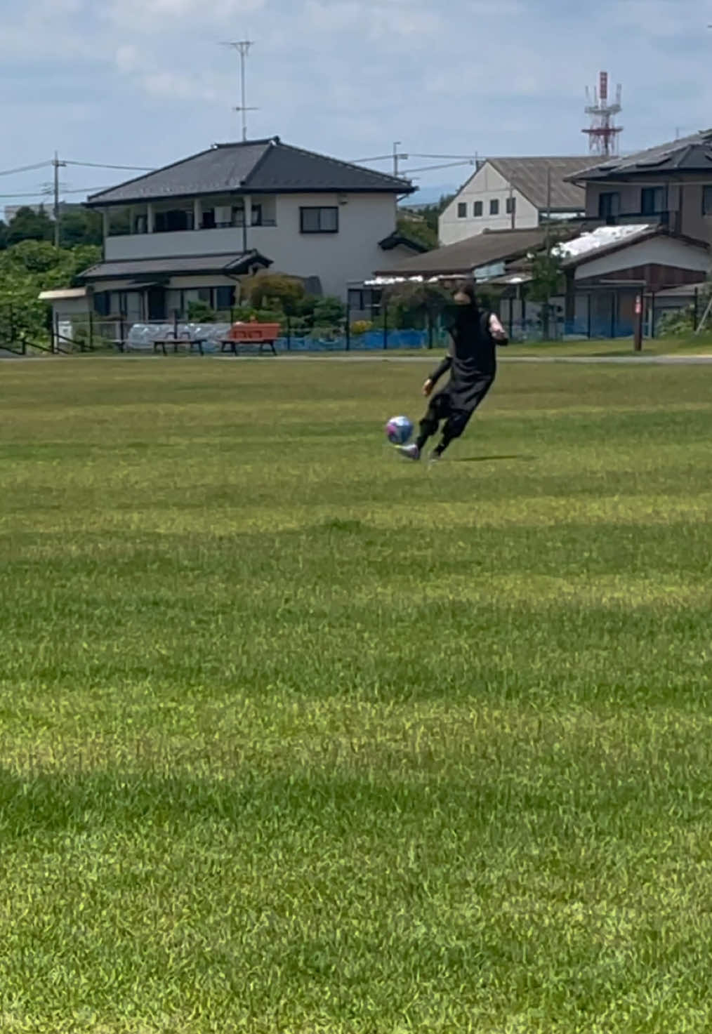 Long shot + perfect aim = 💥🎯   Can YOU hit the camera from this far? Tag your best shot 📸⚽ #footballninja #targetchallenge #longshot #footballskills #freestylefootball