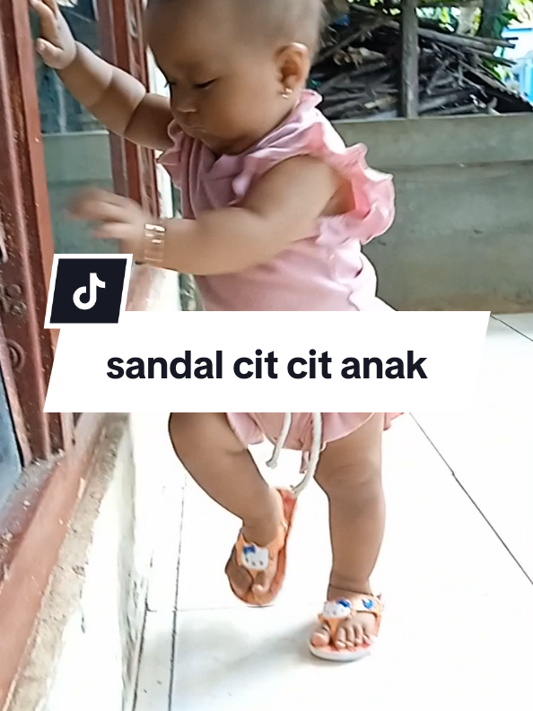 lucu sekali . sandal nyit nyit anak . 10rb an 🥰#viral #sandalnyitnyit #sandalanak #fyppppppppppppppppppppppp 