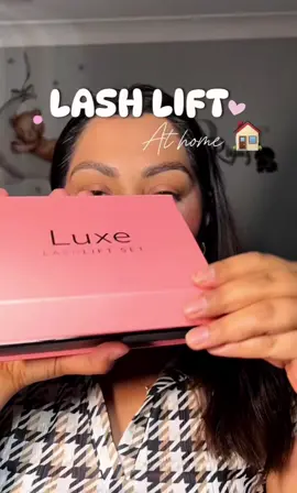 A step-by-step lash lift using Luxe products 👇 Perfect for busy mornings, no mascara needed 🩷  #lashlift #diybeauty  #luxelashlift #beauty #LashHack #DIYLashes #lashliftresults #LashLift #LashLiftTutorial #DIYLashLift #LashHack #BeautyTok #CleanGirlAesthetic #NoMascaraLook #NaturalLashes #LashGoals #beautyroutine  @luxelashlift  #beautytips  #creatorsearchinsights 