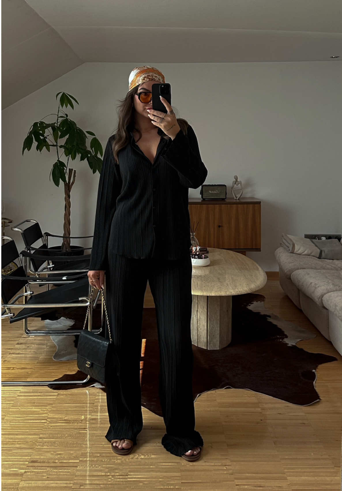 Effortless, but make it chic. 芥 #fashioninspo #fashionreels #styleinspo #fashionstyle #fashion #summeroutfit #womansfashion #fashioninspiration #summerdress #OOTD #ootn #oldmoneystyle #oldmoneyoutfits #oldmoneyvibe #summervibes #outfitideas #outfits #styleinspiration #fitcheck 