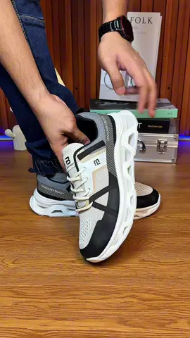 Rekomendasi sneakers cowok / cewek model sporty kekinian nyaman dipakai daily maupun olahraga build quality solid empuk ringan anti licin #sepatupria #sneakers #sneakerspria #lapakalaskaki 