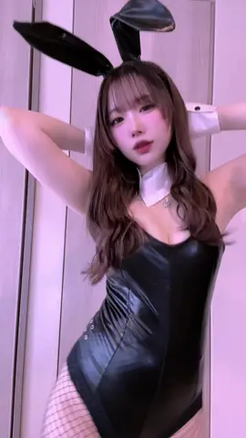 色気ほしい . . . #バニーガール#コスプレ#巻き髪 #踊ってみた #ダンス苦手 