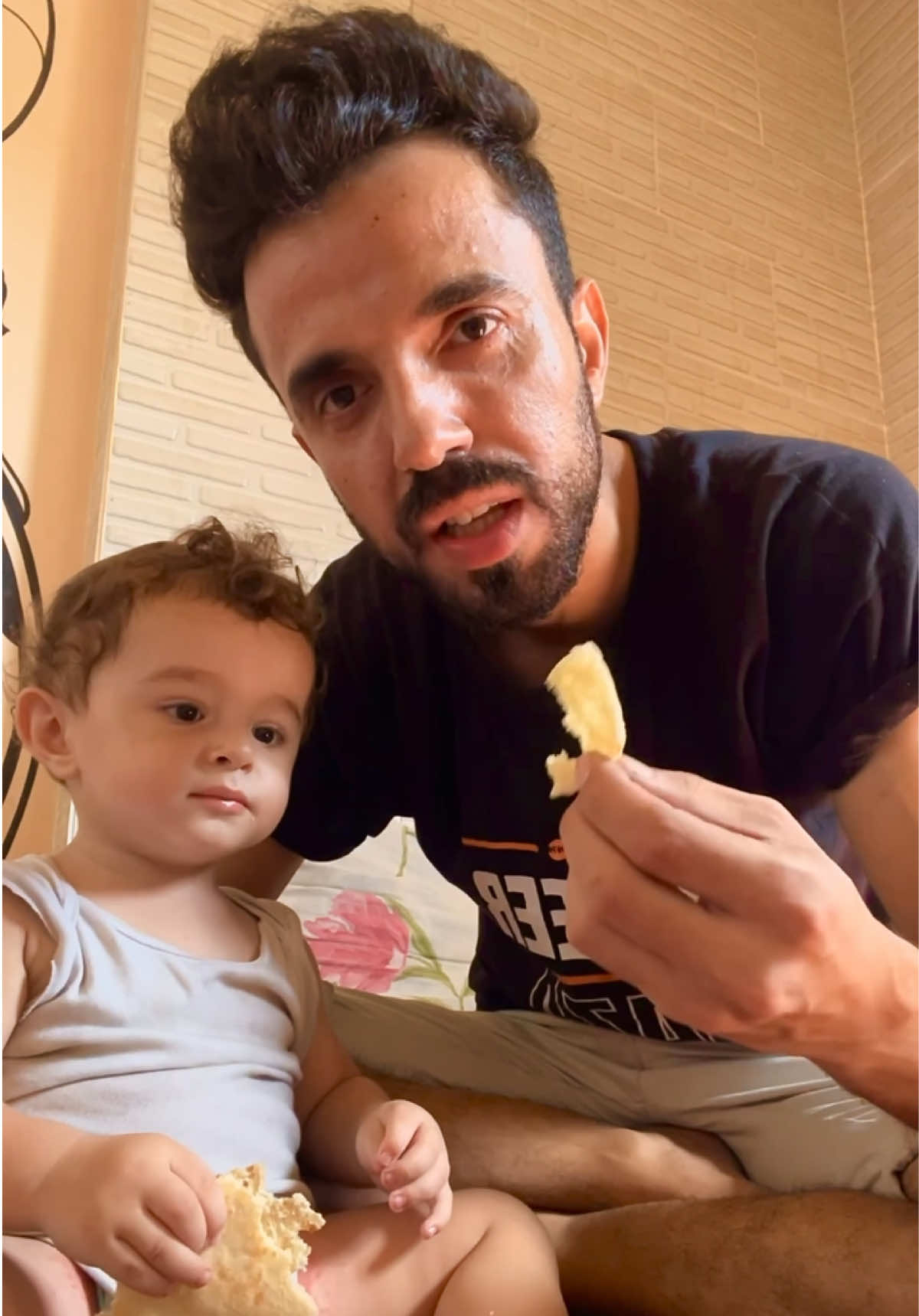 انا مش مسامح اي حدا وصلني انا وابني للحالة هذه اني اطعمي ابني خبز ناشف بدل ما اشربه حليب  بتمنا تدعموني 🙏