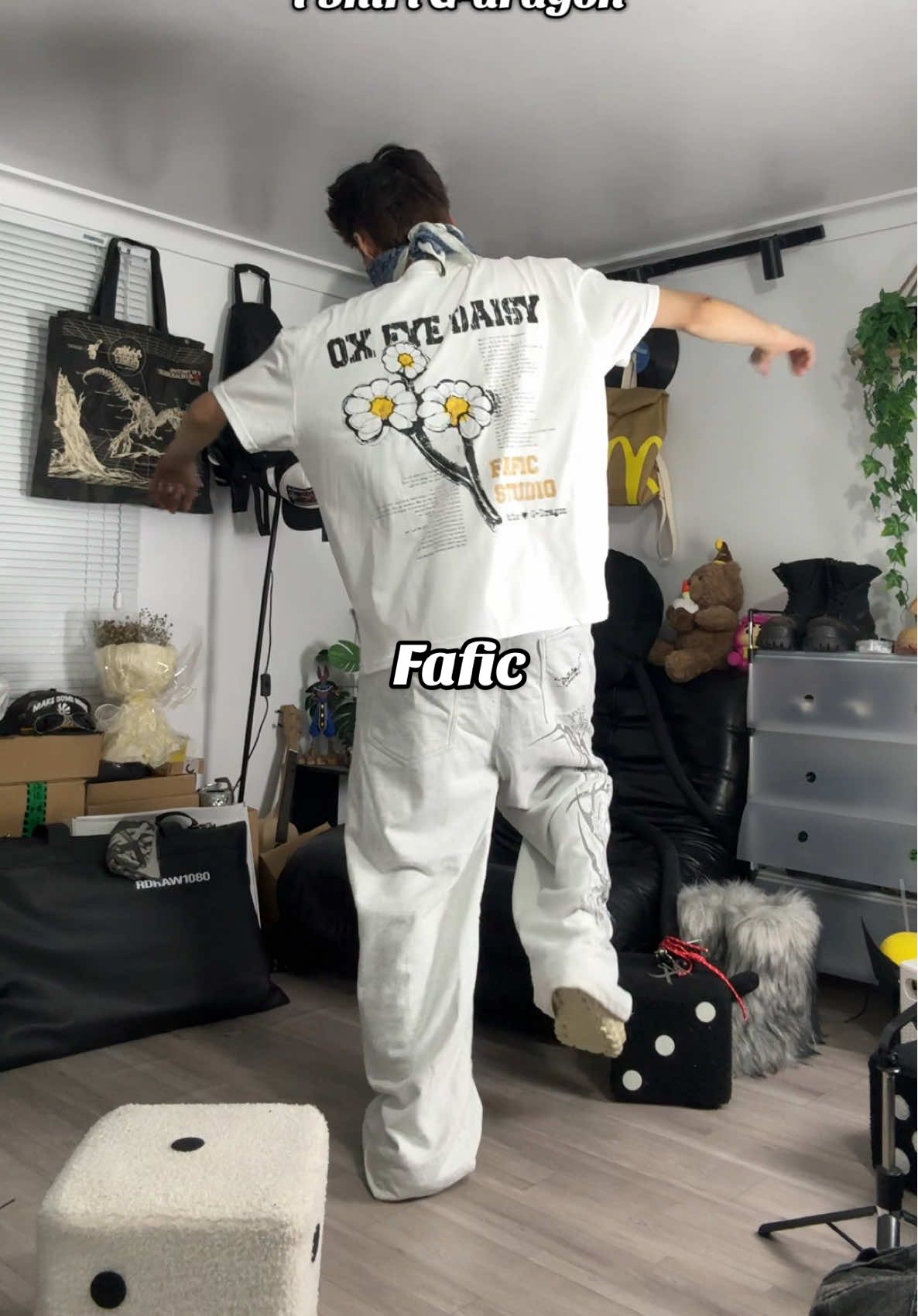 Con này đẹp vc :))