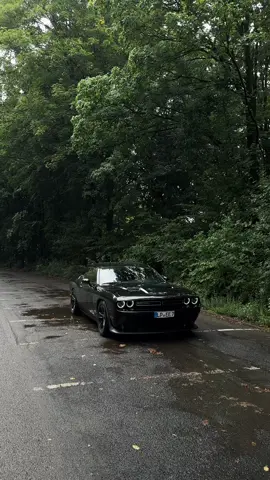 🦇😮‍💨 #fyp #goviral #foryoupage #viral #hellcat #srt #challenger #scatpack #murderedout #cars #charger #challengerscat #challengerhellcat #fypviral #foryou #v8 #americanmuscle #cartok #redeye #dodge #dodgechallenger #supercharged #hemi #caredit