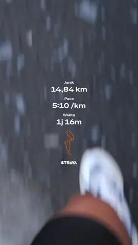 Lari sore 🏃‍♂️💨👌 . #longrun #linkinpark #song #Running #edits #runningtrend 
