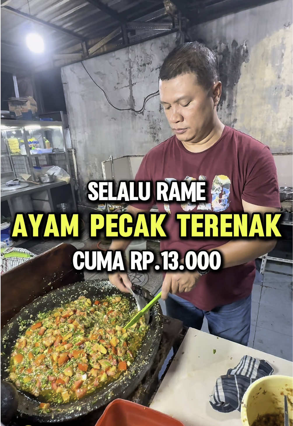 Jual ayam pecak enak yang selalu ramai di Setiabudi Pasar 1 Medan!  @Bakso iga selamat  #kulinermedan #kulinerviral #kulinertiktok #streetfood #infokuliner #medanfood #medan 