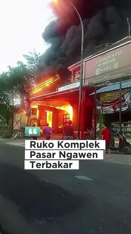 Diduga korsleting listrik toko Pertanian di komplek Pasar Ngawen terbakar, Jumat (25/07) sekitar 17.00 WIB. Tidak ada k0rban jiwa, kerugian belum diketahui secara rinci. #infogunungkidul #kebakaran #pasar #ruko #gunungkidul24jam #jogja24jam #viralvideotiktok #xzybca 