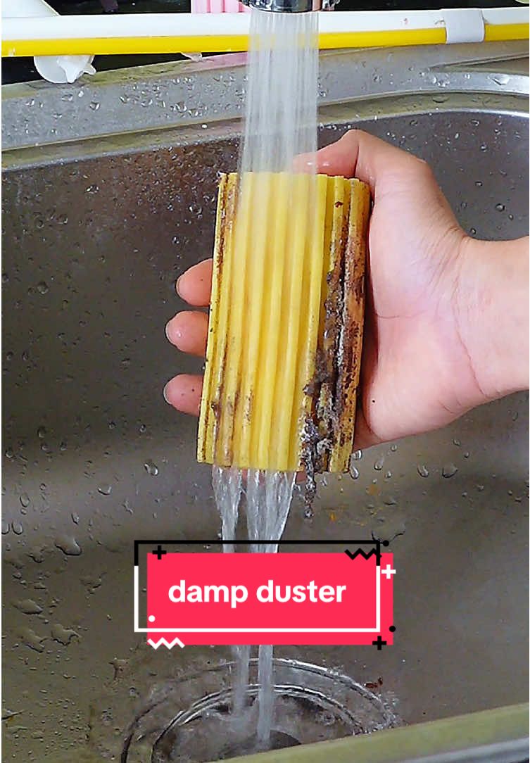 Miếng này lau đồ điện tử ngon lành, lau qua chỗ nào là dính bụi lại hết không kéo tùm lum, xong đem xả dưới vòi nước cái là sạch, độ thấm hút tốt thành ra hạn chế làm ẩm mốc đồ đạc | Miếng lau bụi Damp Duster | Nhân check #review #nhancheck #SaleLuongVe #CuocDuaNhaSangTao 