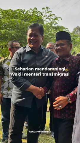 Alhamdulillah dengan Ridho Allah SWT mendampingi kegiatan-kegiatan Bapak Wakil Menteri Transmigrasi RI, Bapak @Viva Yoga Mauladi di Kota Jambi. • #kotajambi #kotajambibahagia #kojabahagia #bahagia #maulana #walikota #walikotajambi     