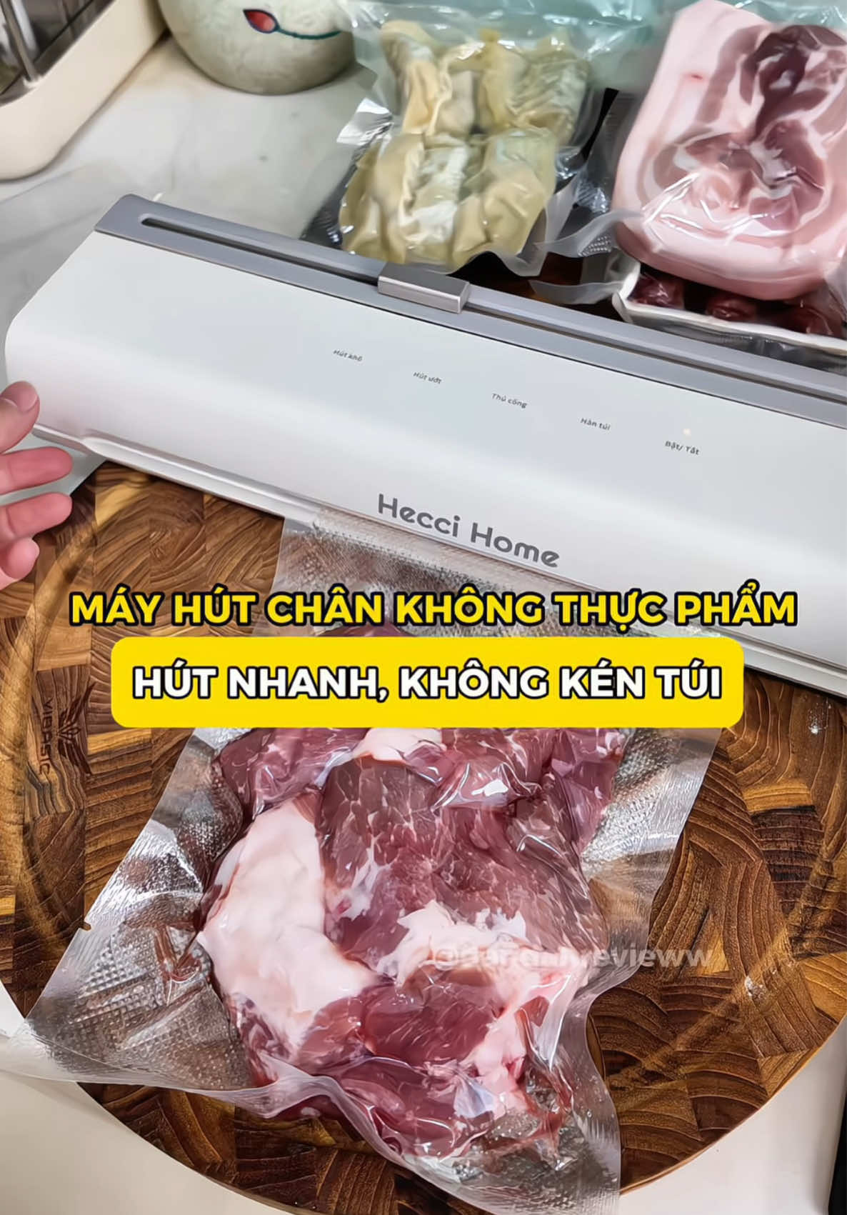 Thêm 1 em máy hút chân không tiện lợi, máy này không kén túi nha #mayhutchankhong #mayhutchankhongthucpham #hutchankhongthucpham #mayhutchankhonggiadinh #mayhutchankhongdanang #heccihome #mayhutchankhongheccihome #giadung #giadungtienich #dodunggiadung #nhacuadoisong #dodunggiadinhthongminh #dandanreview #review 