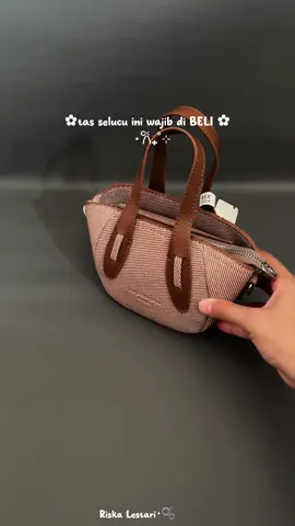 Tas selucu ini masa kalian gak mau beli, mana warna brownnya cepet bgt soldoutnya #taslucu #taswanita #slingbag #tasmurah #fyp 