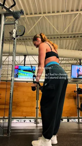 Fitness isn’t my whole life. It just helps me live my life fully ❤️‍🔥 I used to think I had to choose between taking my goals seriously and actually enjoying my life. But that all-or-nothing mindset? It’s not reality. 🍪I don’t eat perfectly.  🫣I skip workouts sometimes.  🪫I stay out too late. And still, fitness fits into my routine, not because I force it, but because it makes me feel my best. The gym didn’t just make me stronger physically, it gave me the confidence to try new things, to be a beginner again, and to show up for myself in a whole new way. If you’re ready to focus on fitness for the right reasons to feel strong, capable, and still have fun doing it my DMs are always open 🫶🏻💪🏻