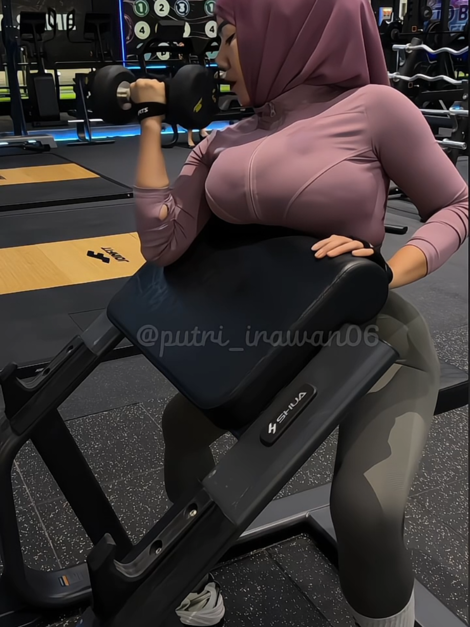 🍑🍑🔥🔥 #workout #hijabgym #gymgril #gymmotivation #fyp 