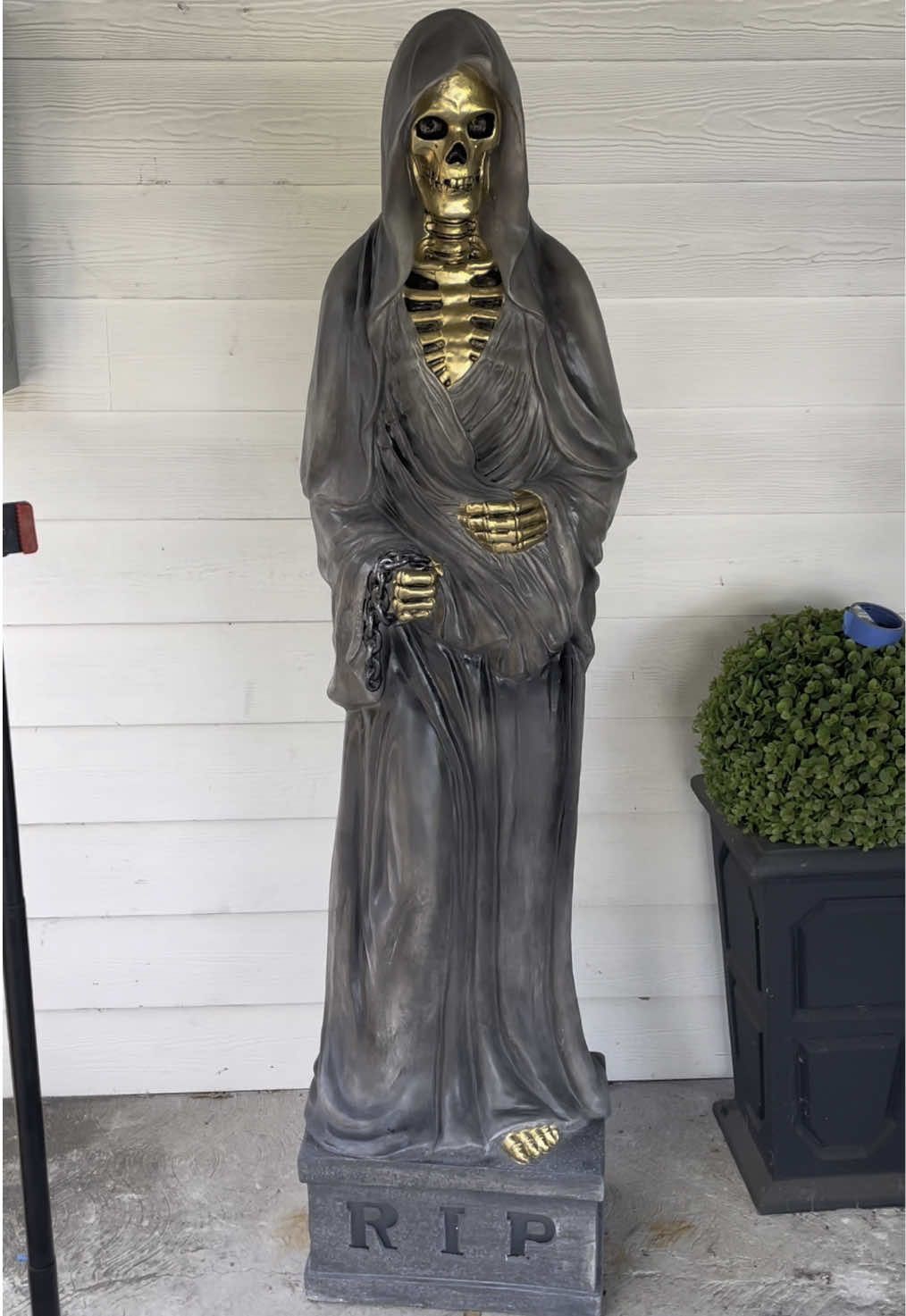 Nothing says Rich Bitch Halloween like gold skeletons!! And I may not have the budget, but I do have the time to customize and gay audacity!! ✨💅🏼☠️  Picked up these 6ft reapers at @At Home and now it’s time to paint them to match my aesthetic. #halloween #halloweendecor #skelleton #haunted #spooky #spookyseason #decoration #homedecor 