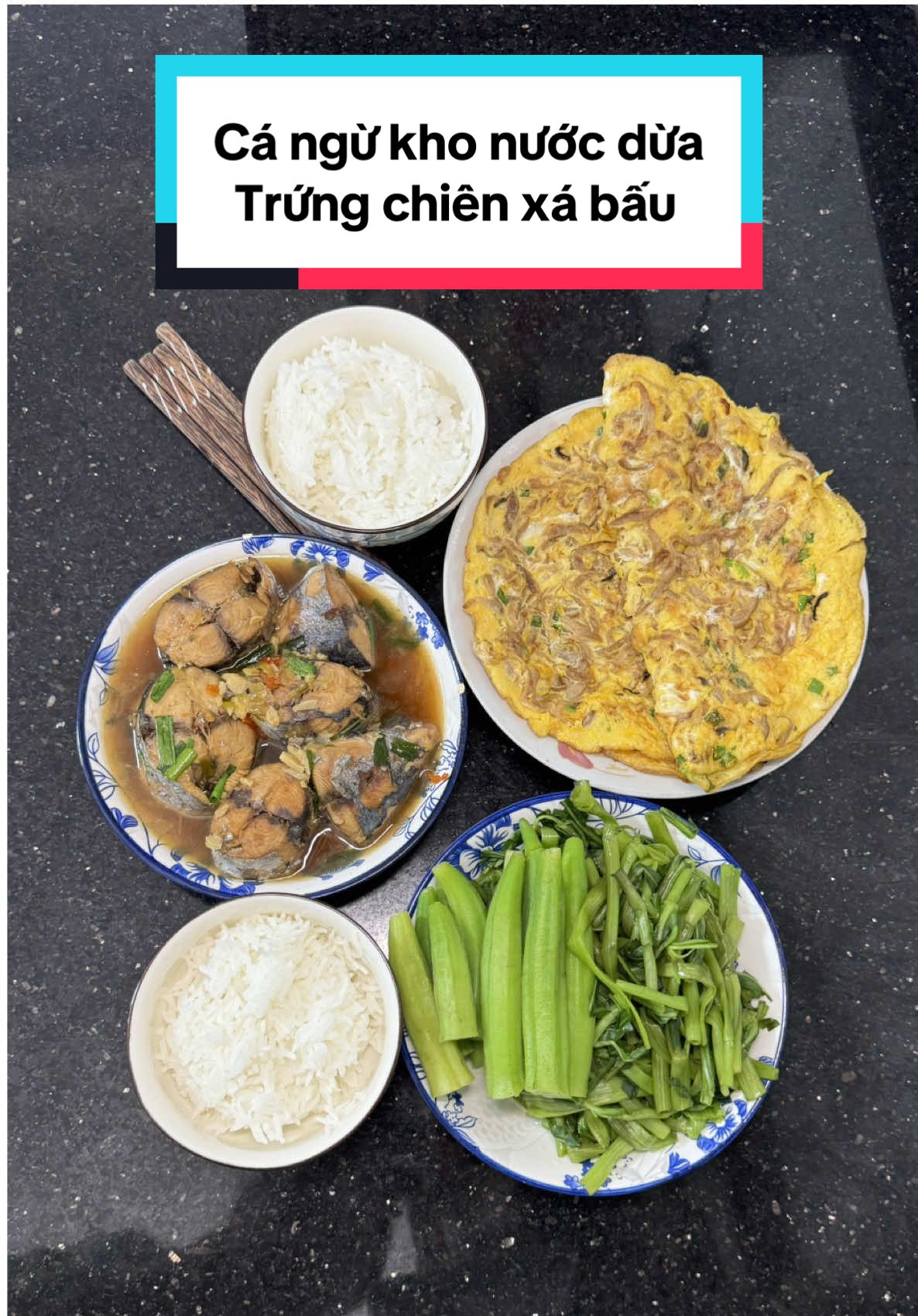 Cá ngừ kho nước dừa, trứng chiên xá bấu. Mời mọi người ăn cơm cùng vợ chồng em #themcomnha #comnha #cangukhonuocdua #trungchienxabau #monngonmoingay #comgiadinh #comnhangonnhat #homnayangi #ancungtiktok #xuhuong #xuhuongtiktok #xaykenh #xaykenhtiktok #tiktokaffiliate #trending #viral 