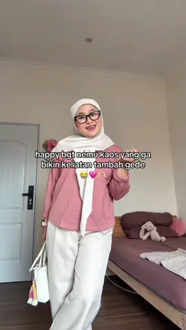 mau beli 100 dahh nyaman bgt soalnya😭🫵🏻 btw bb aku 60 tb 155 yaa✨ #kaos #kaoswanita #dailywear #ootdhijab #fyp 