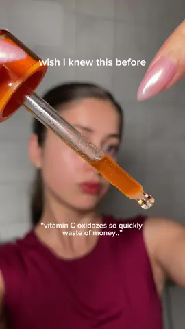 Don’t make the same mistake I did yall, make sure your vitamin C serum is FRESH! #vitaminc #freshvitaminc #serum #potent #brightening #oxidation #glowingskin 