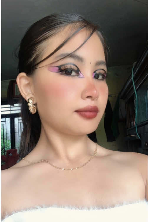 Kompa kompa #fyp #tiktok #goviral #explorepage #foryoupageofficiall #explore #trending #makeup #transition #fashion #international #global #fypシ゚ #creatorsearchinsights #kaysha #somethinggoingon 