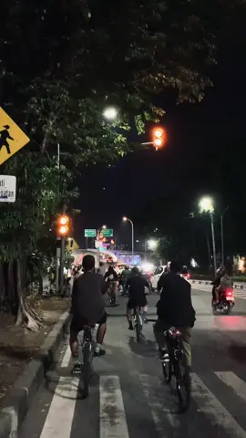 bersepeda malam bersama slfr solo #goes #surakarta #foryou #fyp