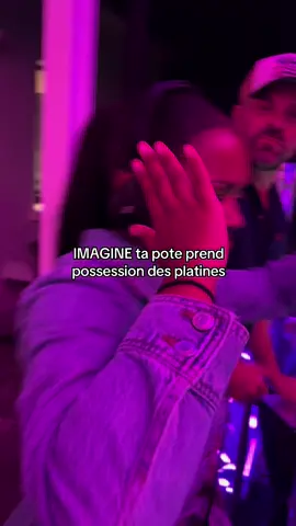 DJ ADELATCHE !! vous pouvez l’appeler, elle fait les mariages les niversaire…😭