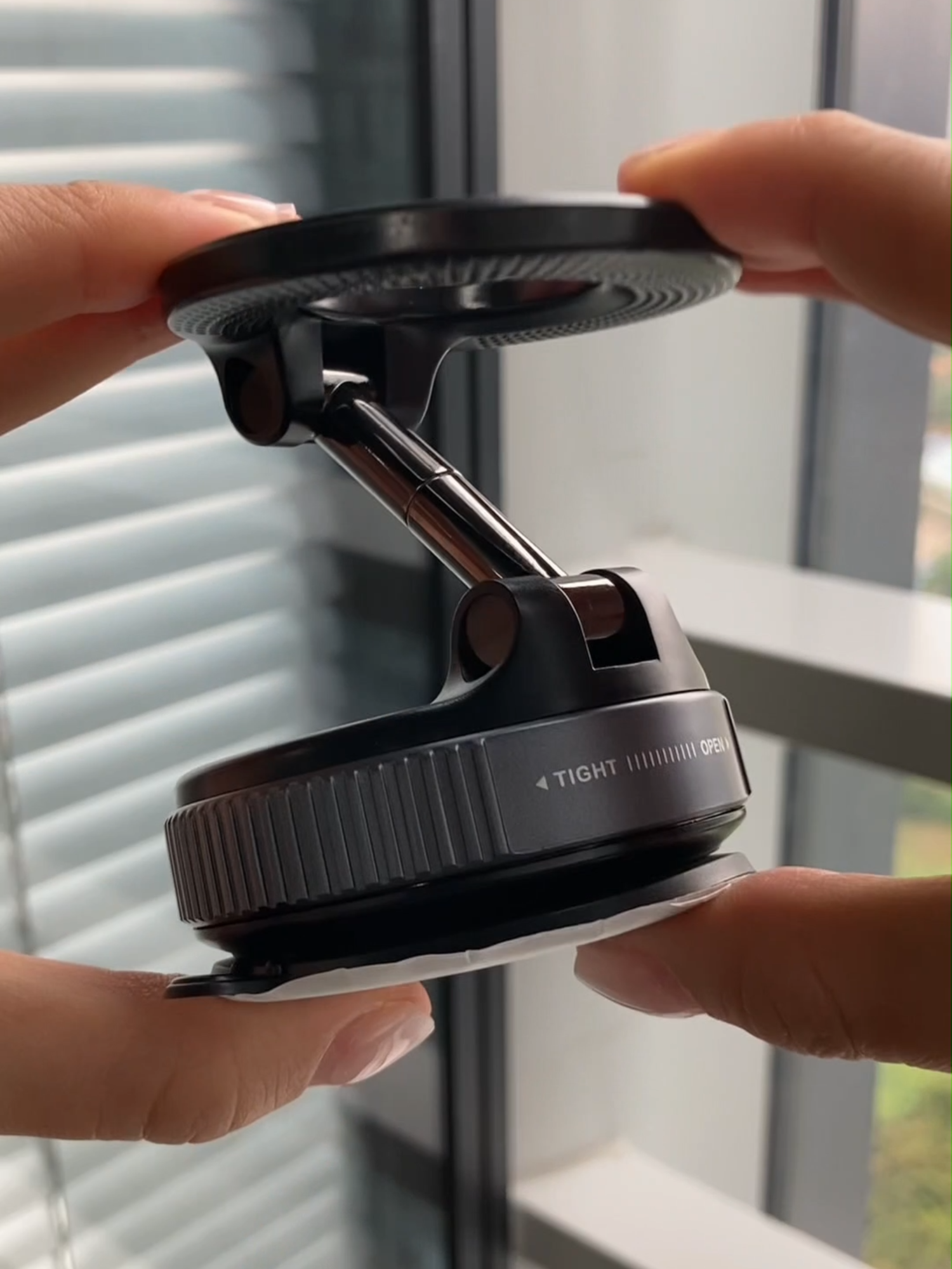 Soporte USA que todos quieren 🇺🇸📦 Diseño elegante, potente y práctico. ¡Tu celular se merece esto! #SoporteMagnetico #SecureGrip #TikTokAuto #AccesoriosTikTok #SoporteCelular #GadgetsVirales #TikTokMeHizoComprar #AccesorioCarro #SoporteVehiculo #ViajaSeguro #MagneticoFuerte #TikTokEcuador #AutoSeguro #SoporteUSA #InnovacionTikTok #ViralCarHack #AutoGadget #PhoneHolder #SinCaidas #ViralTikTok