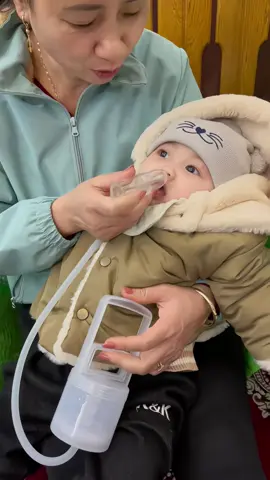 Dụng cụ hút mũi thông minh thế hệ mới, dễ dàng sử dụng.