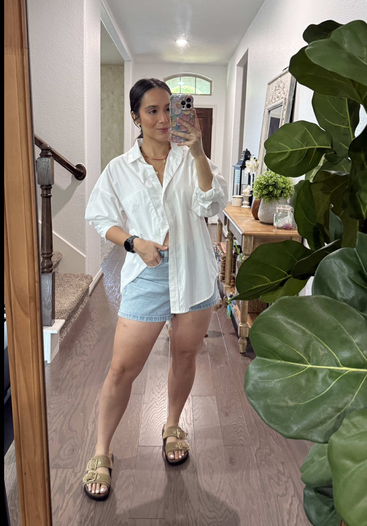 Outfit of the day!  Love how serious I got w this song 😂 Summer heat is in full effect here in Texas, wearing @abercrombie high rise mom shorts and poplin top 🤌🏼 #OOTD #over30style #momoutfits #momootd #outfitoftheday #SummerFashion #outfitideasforyou 