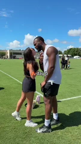 Wet Kisses 🥰  #neworleanssaints #nflfootball #nflwife #nfl #wag #wifelife #trainingcamp #football #neworleans #nflwag 