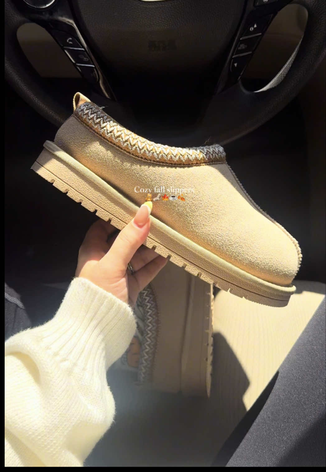 Already in my fall era 🧸🍂🧦🧺🍁 #girlythings #creatorsearchinsights #girlyfinds #fallfinds #fallseason #tiktokshopfinds #evellyhootd #evellyhootdshoes #fallfashioninspo #fallslippers #fuzzyslippers #fallshoes #fallstyle #fallaesthetics #shoefinds @EVELLYHOOTD US 