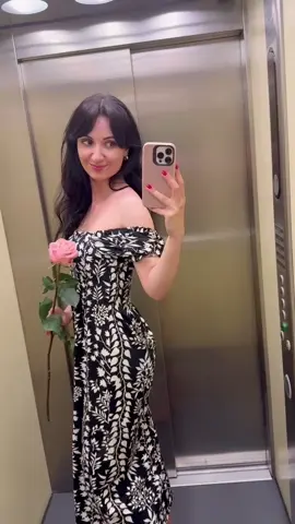 🌹 #красота #красивая #красиваядевушка #роза #цветы #брюнетка #сияй #таллинн #эстония #тикток #рекомендации #beauty #beautifulgirl #roses #flowers #shine #brunette #tallinn #estonia #tiktok 