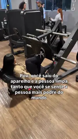 Me sinto o próprio vírus😩 #meme #gym #viral #maromba 