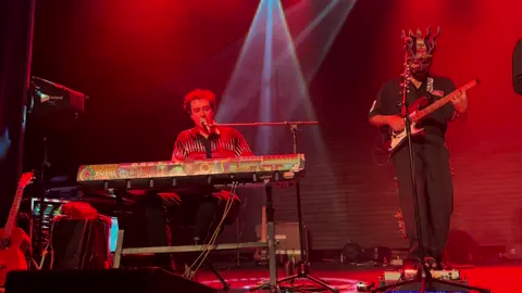 It was a tie between this and Cotard Solution that I really wanted to see that night, and I’m so glad Capgras got played <3 #willwood #willwoodandthetapeworms #willwoodclips 