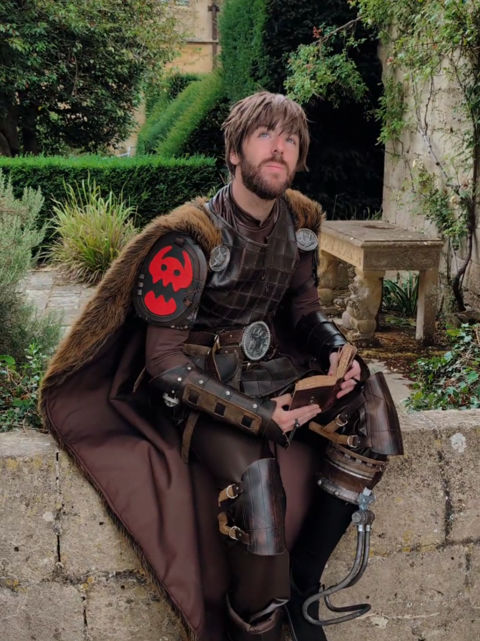 I looked at him, and I saw myself 🐉 #howtotrainyourdragon #httyd #hiccuphaddock #httydcosplay #toothless #httyd3 #hiccupandtoothless #dreamworks #httydedit #cosplay 