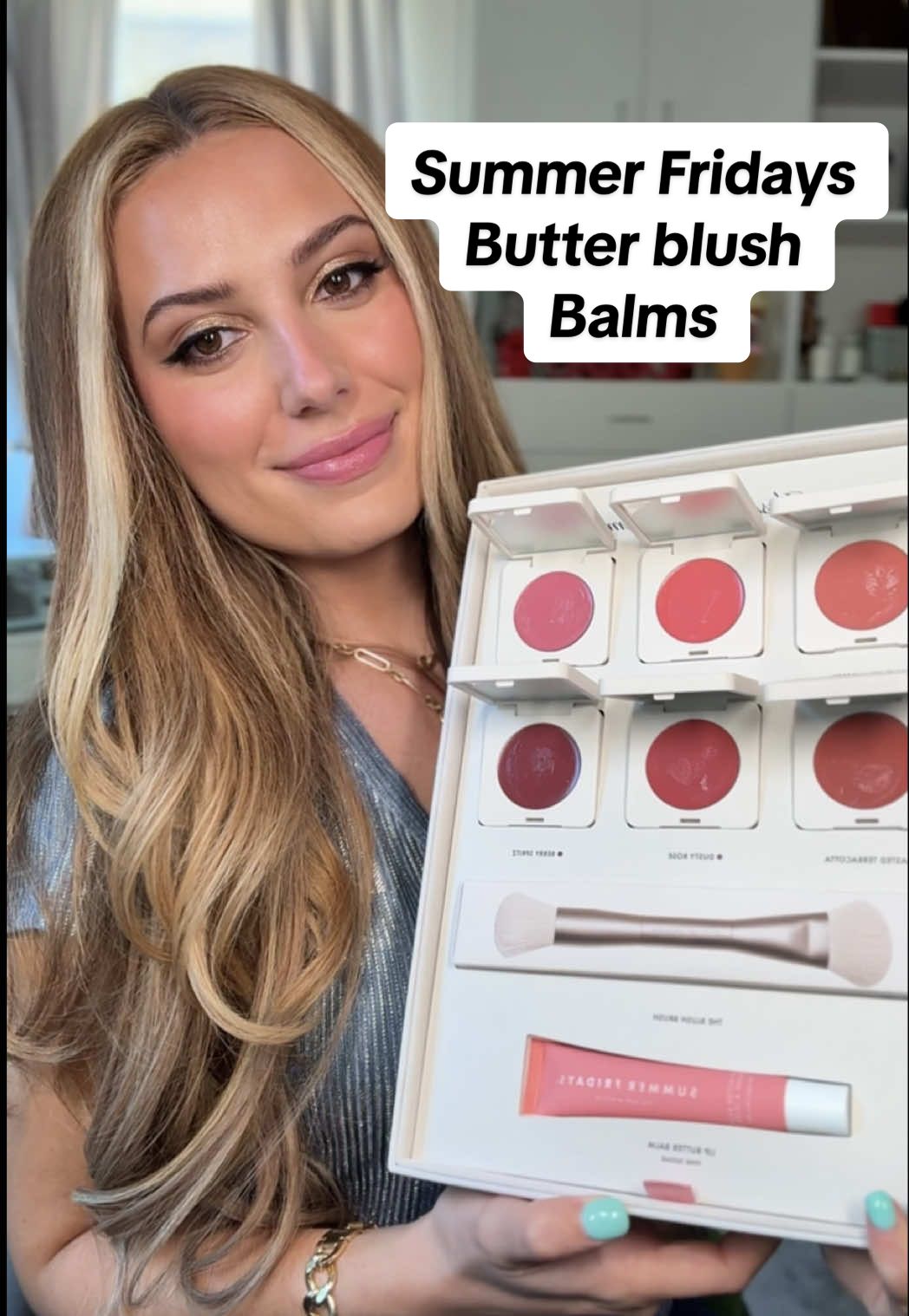 Wearing the new @Summer Fridays Blush Butter Balm and wow… she’s smooth 😌 blends like a dream, feels like skincare, and gives that soft, dewy flush without any shimmer. Kinda obsessed. These are sooo pretty! I loved the cool pink shade “Sweet Rosè” 🌷  #creamblush #makeuptips #beautyhacks #makeupforbeginners #blushhack #blush #summerfridays #grwm #BeautyTok #makeuptime 