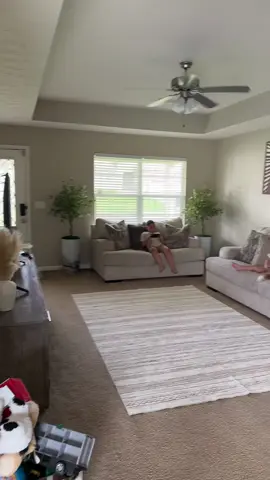 Me faltan las cortinas y no sé si poner las que son desde el techo o las normales 😩