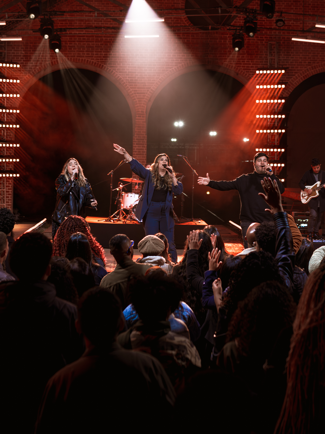 “Derrama o Teu Poder” é mais do que uma canção, é um clamor para que o céu toque a Terra e vidas sejam transformadas pela presença de Deus.🔥🔥🔥