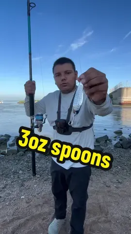 Using a 3oz spoon at the Texas city flood gates #fishing #foryoupage #andyea #texascity #floodgates #jackcrevalle #fyp @BMFISHIN @Beach Bomber Fishing 