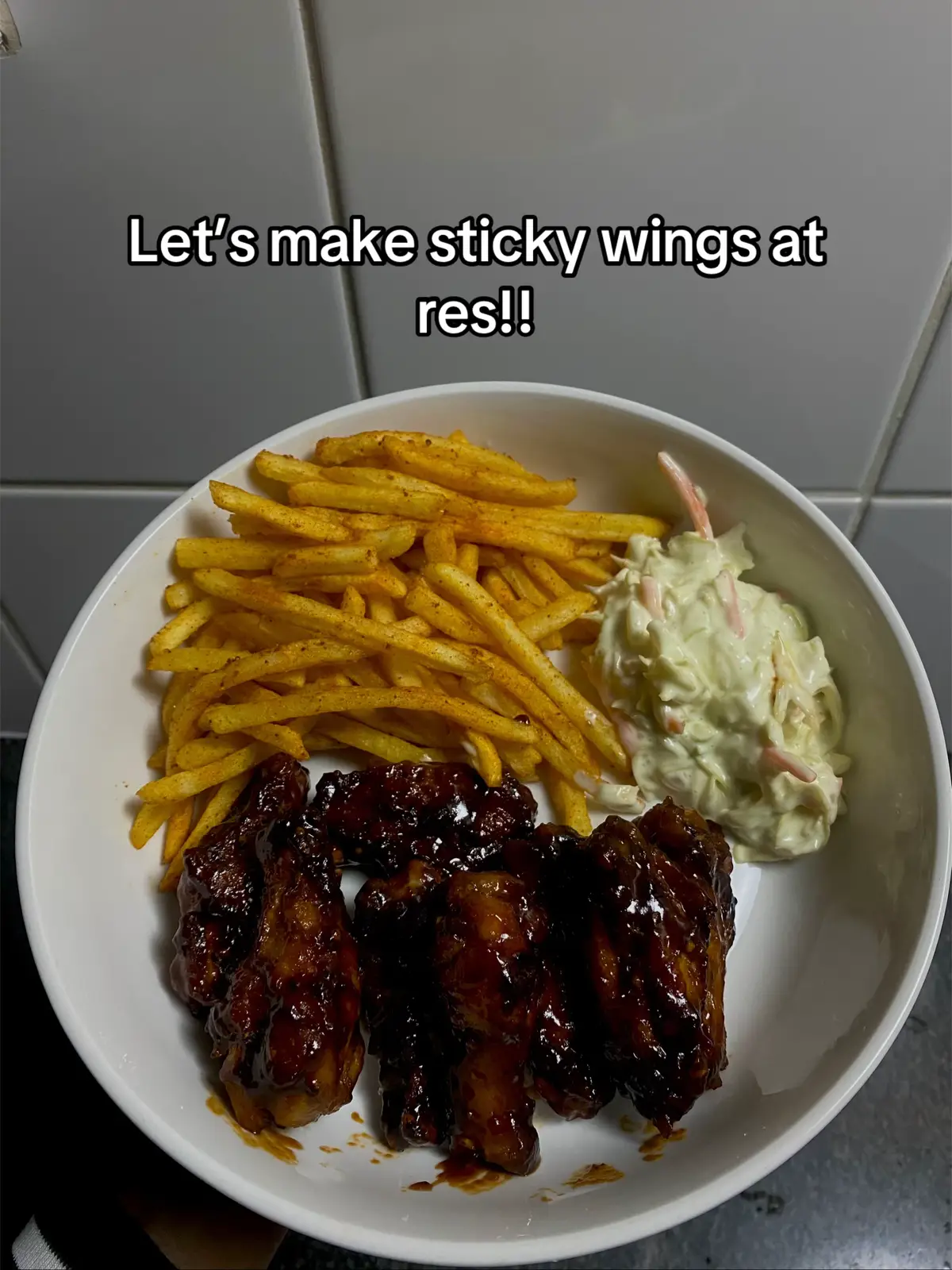 Here’s a quick and budget friendly recipe to try at res /home🤭 #stickywings #chickenwings #recipes #DinnerIdeas #dinnerwithme #uni #fyp 