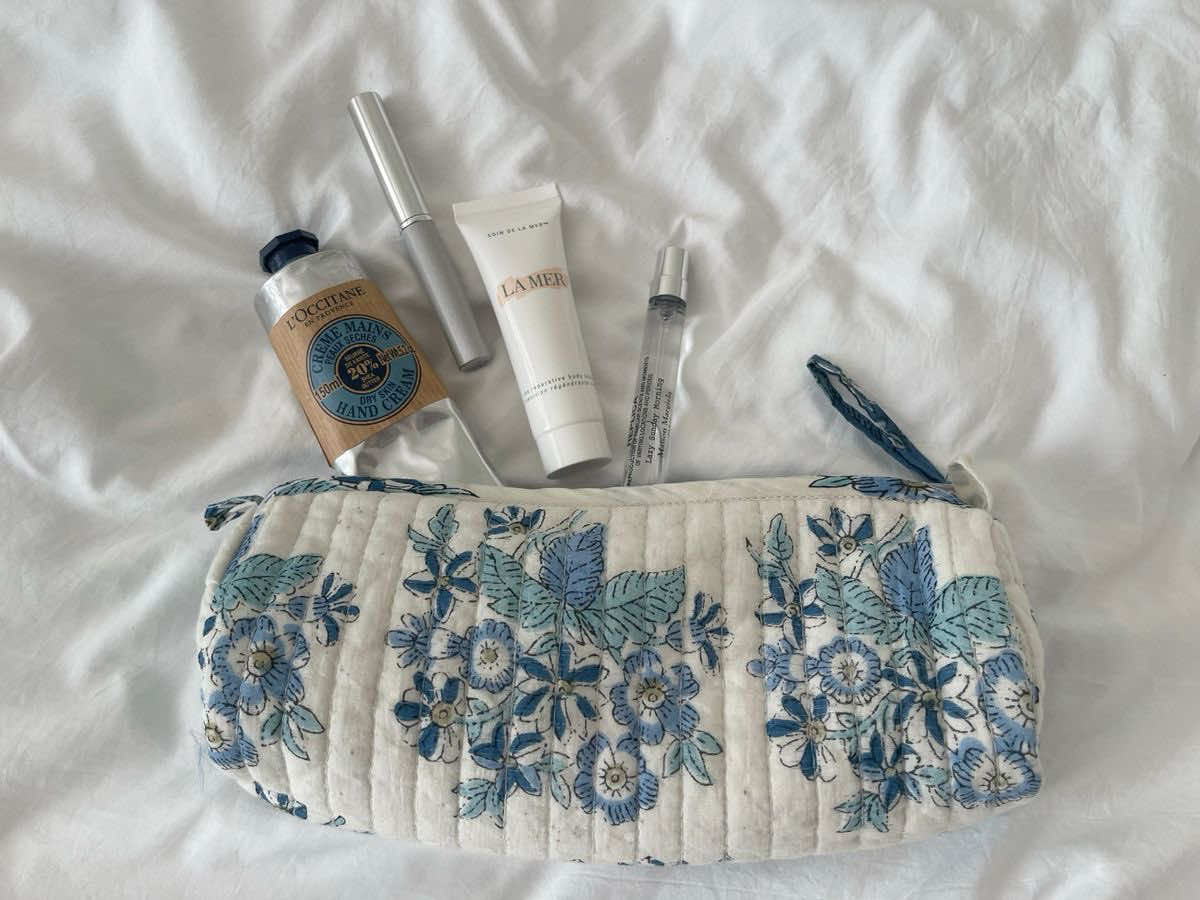 Clay masks are definitely my go to for cleansing my pores!!!😩🩵 what’s your favourite Method?👀 #skincaretiktok #skintific #skintificvolcanoclaystick #claymaskstick #claymaskskintific #claymaskviral 