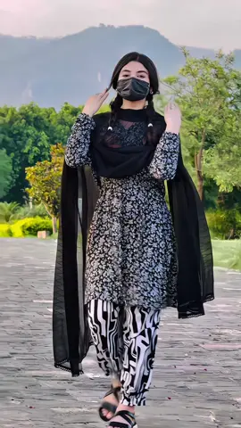 Mosam Zara sa🖤#foryou #song #viral #rabeesakhan 