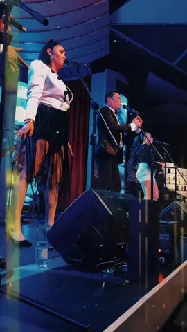 💥🌪️ ¡Y llegó el Ciclón, Ciclón! Cuando suena este temazo… no hay quien se quede quieto. La pista se sacude, el cuerpo se suelta y la fiesta se desata con el poder de la Sonora Dinamita 🎺🔥💃 📢 Etiqueta a ese amigo que se transforma en huracán cuando escucha esta canción… #CiclónCiclón #SonoraDinamita #PuraSabrosura #CumbiaBrava #EstoSeBaila
