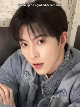 Anh Tinh makeup cho anh Kiệt như nào mà kem nền quanh miệng thì trôi, môi lại còn sưng nhẹ thế kia 😇 #DesireTheSeries #EliotHuang #HuangXing #KipukaQiu #QiuDingJie #垂涎desire #desire4 #fyp #BL #垂涎