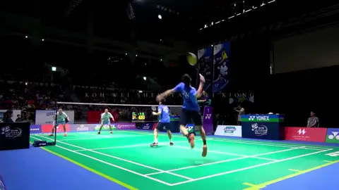 单打才讲究技巧，双打只需要暴力 #跳杀 #羽毛球 #badminton 